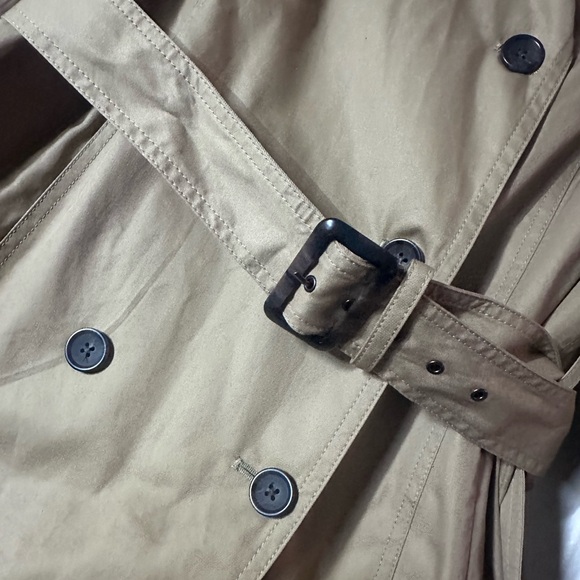 NWT Classic Trench from Banana Republic 
Size Large
Sold Out Online - Picture 4 of 4